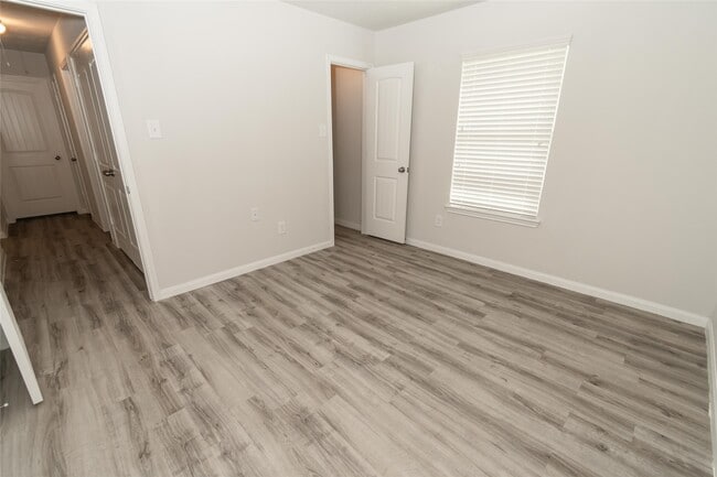 Building Photo - 3107 Right Way