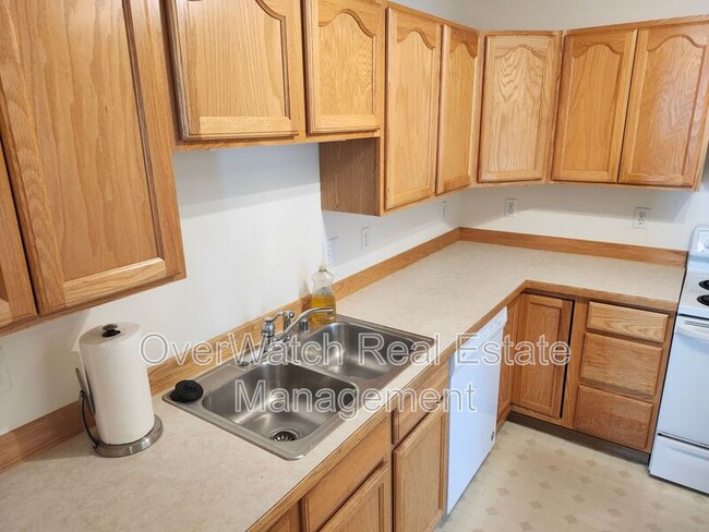 Building Photo - 4041 Lunar Dr
