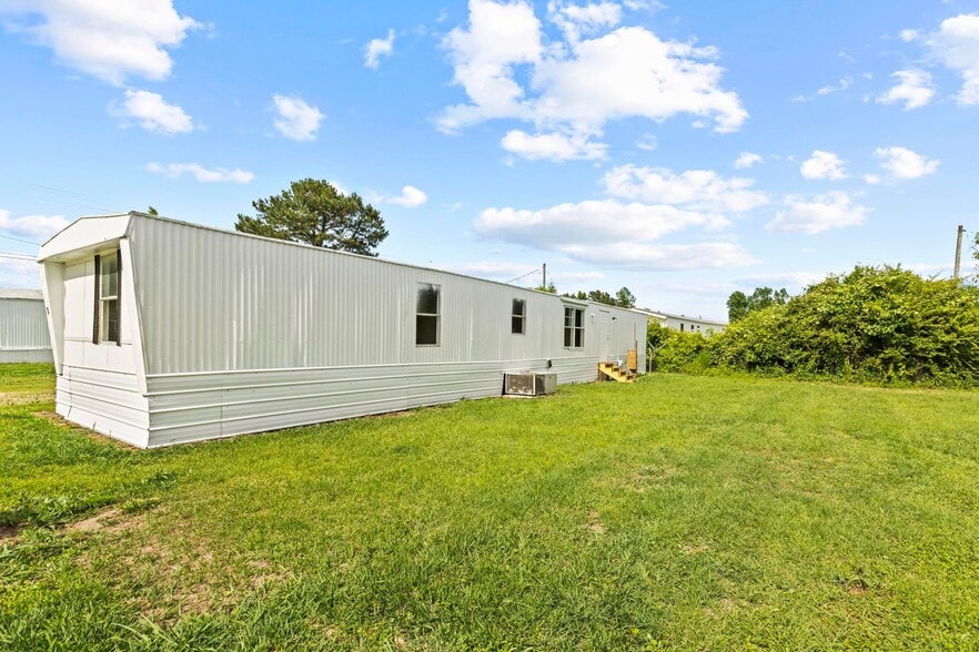 Building Photo - 3765 Burgaw Hwy