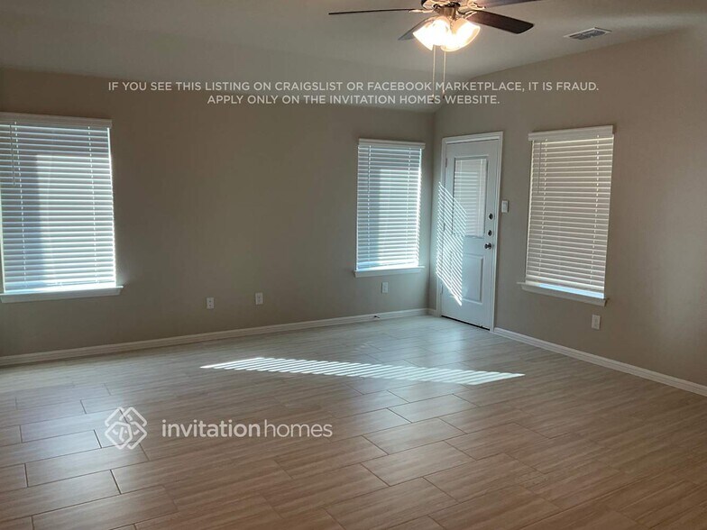 Building Photo - 422 Lubbock Dr