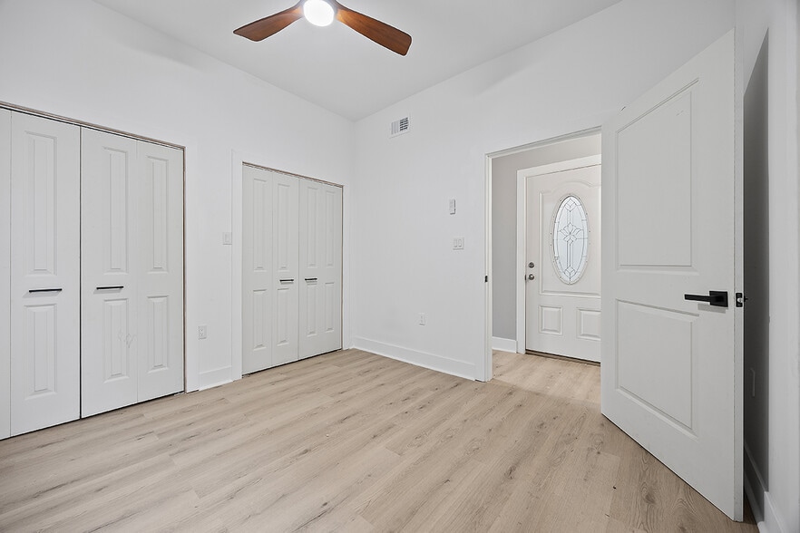 Building Photo - 1109 E Carson St