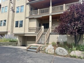 Building Photo - 750 Singletree Rd