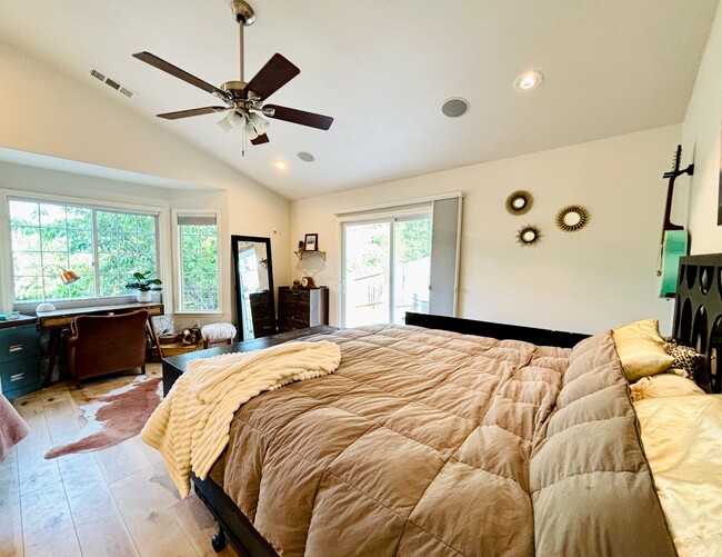 Building Photo - BEAUTIFUL 5 BED/3 BATH HOME IN THE HIDDEN HILLS SUBDIVISION