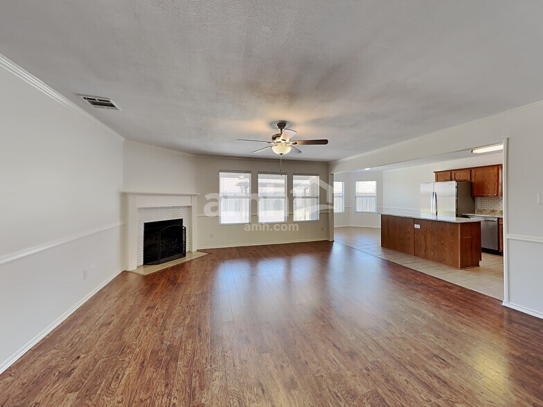 Building Photo - 9921 Thomas Jefferson Dr