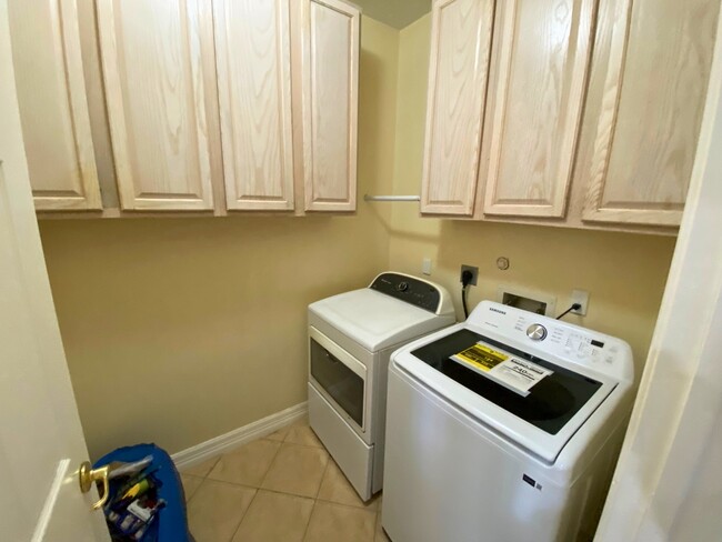 Building Photo - 21623 San Marino Dr