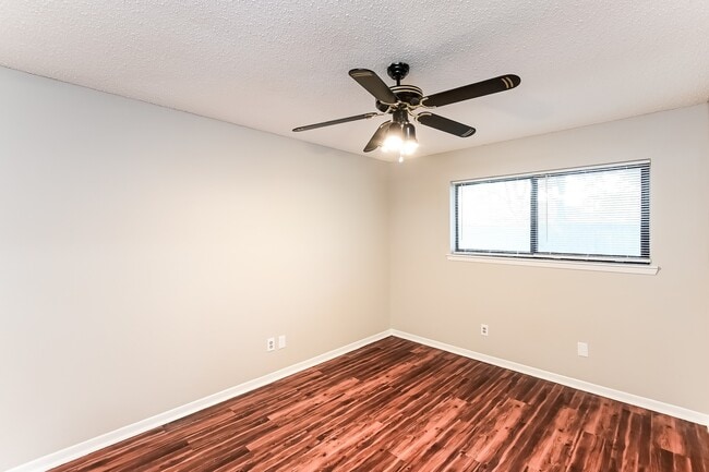 Building Photo - 6019 Coachgate Dr