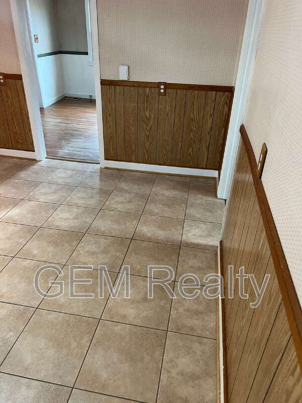 Building Photo - 1244 Mountain View Rd