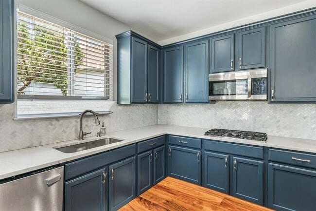Building Photo - 1107 Hollybrook Cove