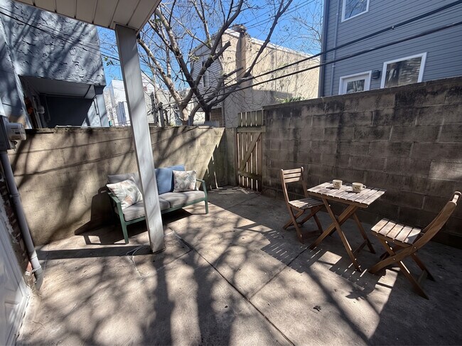 Building Photo - 2624 Gerritt St