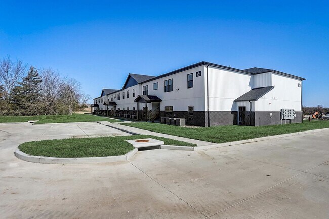 Building Photo - 1604 Parkview Dr