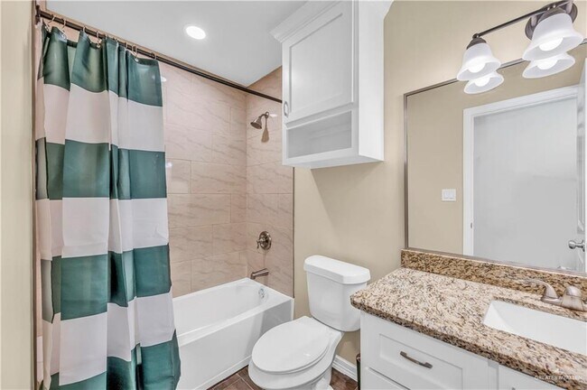 Building Photo - 16 Tree Top Ct