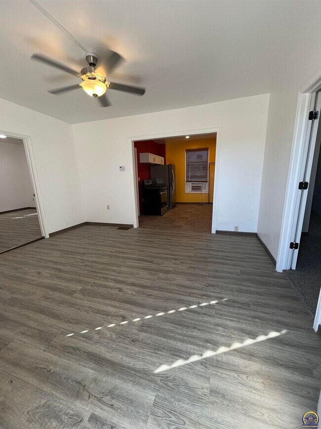 Building Photo - 401 Constitution St