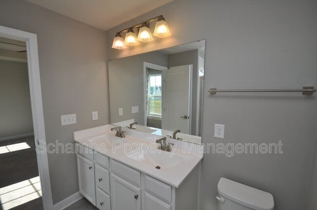 Building Photo - 200 Misty Pike Dr