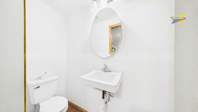 Building Photo - 4704 SW 101st Terrace