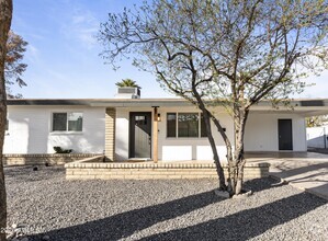 Building Photo - 718 W Vine Ave