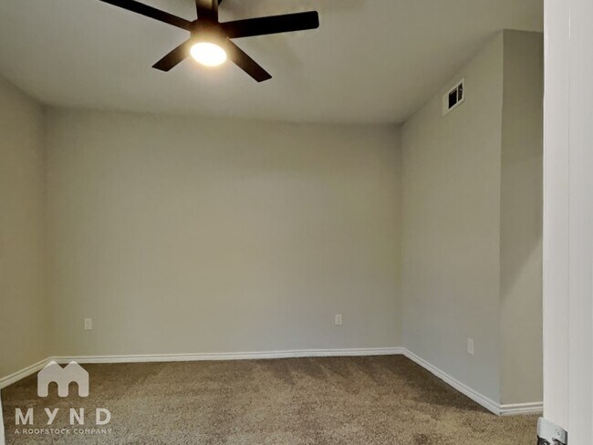 Building Photo - 15840 Forest Dr