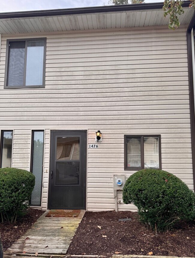 Primary Photo - 2 Bedroom || 1 Bathroom Townhome