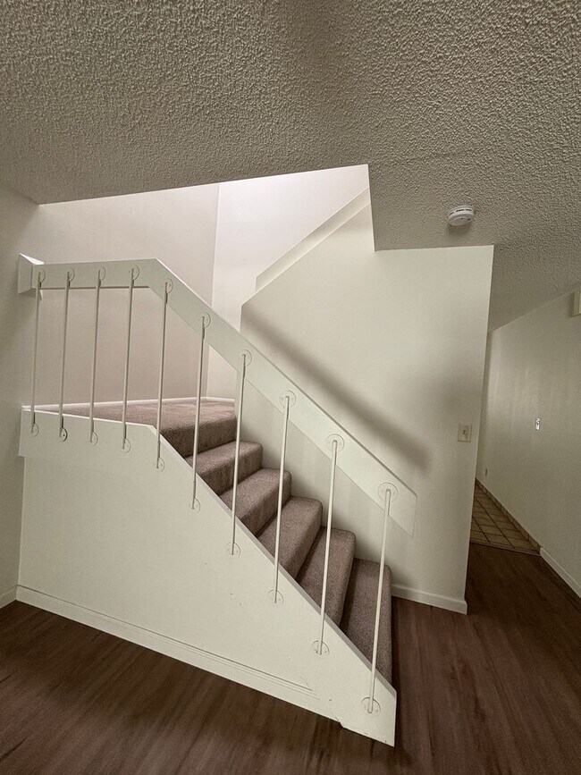 Building Photo - Hawaii Kai - The Village Green - 3 Bdrm/2 Bath/2 Prkg - $3,400