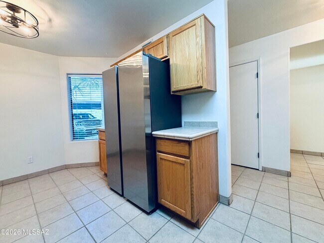 Building Photo - 5675 N Camino Esplendora