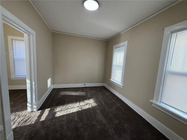 Building Photo - 803 7th St S