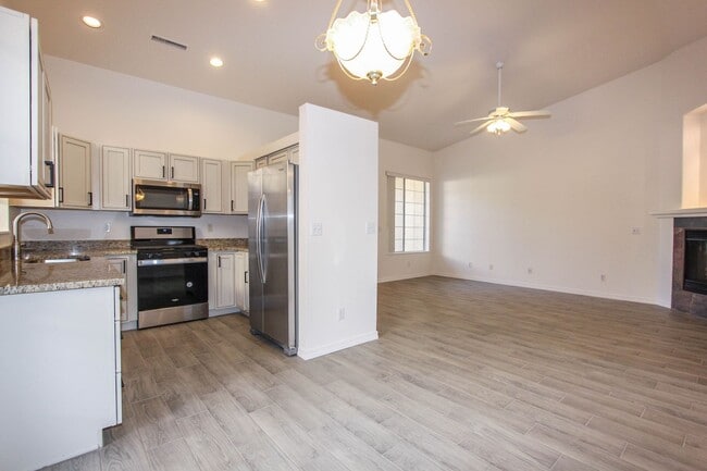 Building Photo - Prescott Valley Duplex with 2 Car Garage