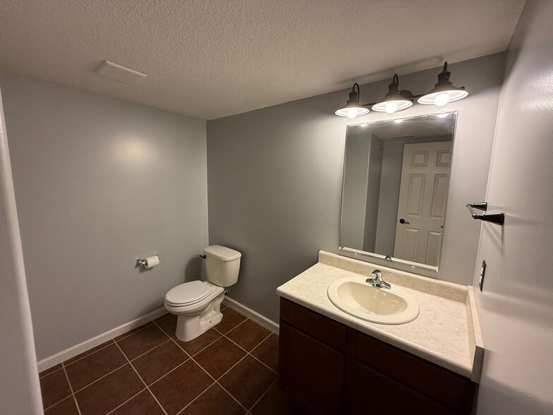 Building Photo - 3929 Stanton Hall Pkwy