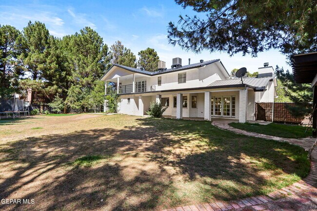 Building Photo - 5109 Memory Dr