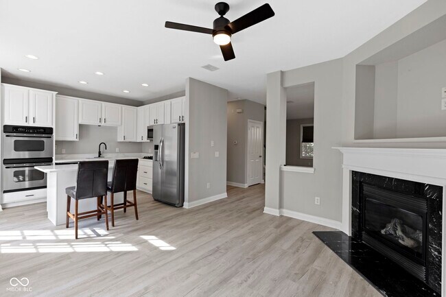 Building Photo - 12922 Ives Way