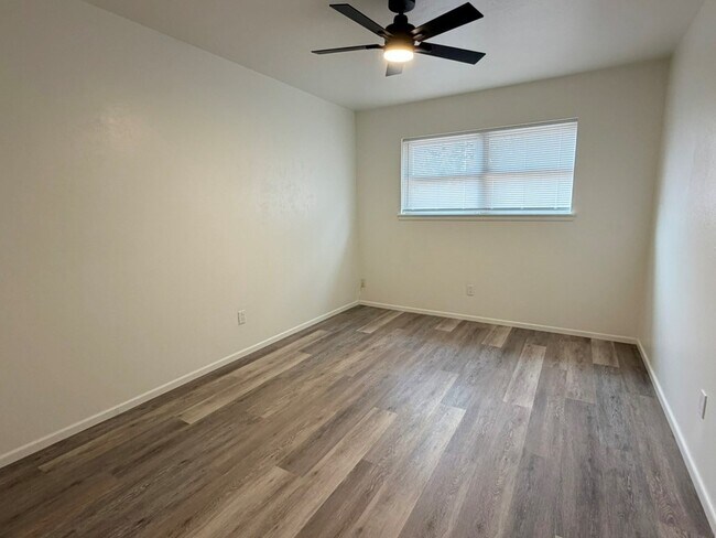 Building Photo - 3916 Boulder Ave