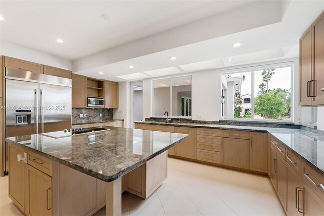 Building Photo - 13032 Mar St