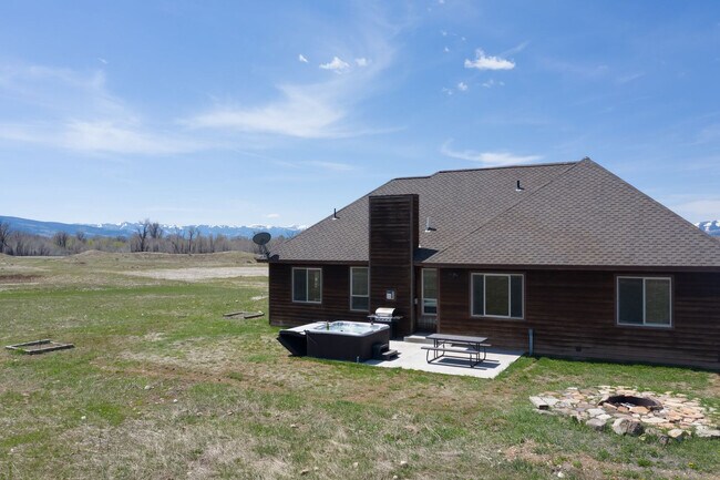 Building Photo - 125 Sagewood Dr