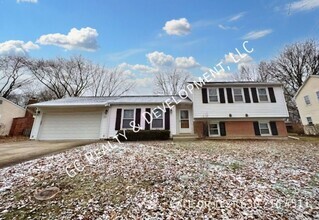 Building Photo - ***NAPERVILLE / 4 BDRM - 2 BTH / LARGE FEN...