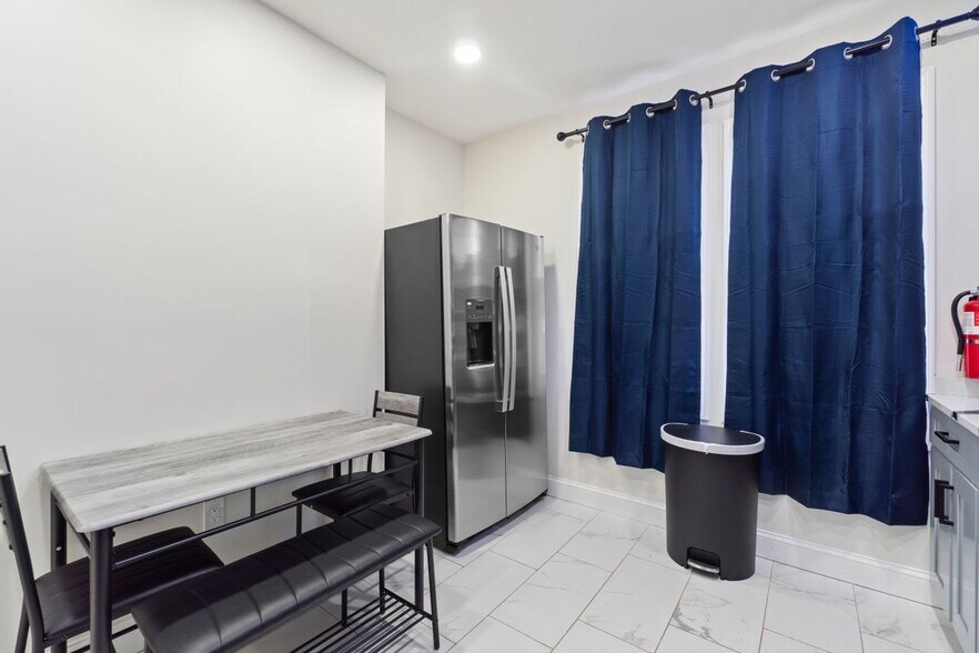 Building Photo - 92 Stuyvesant Ave