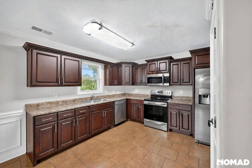 Building Photo - 82 Grove Hill Ln