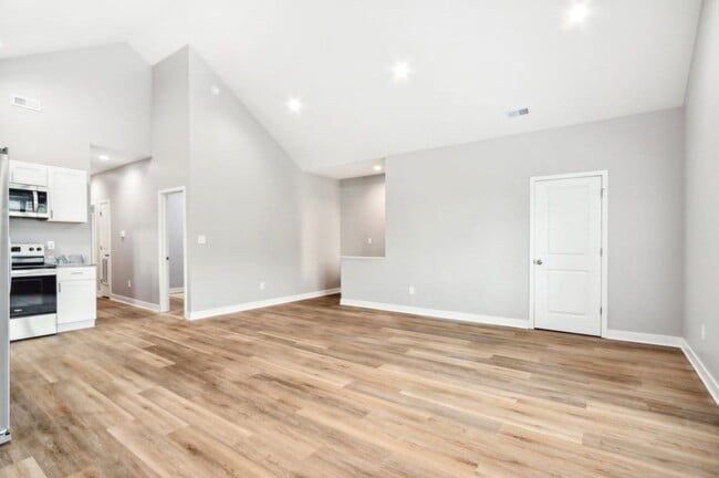 Building Photo - 2018 Rembrandt St