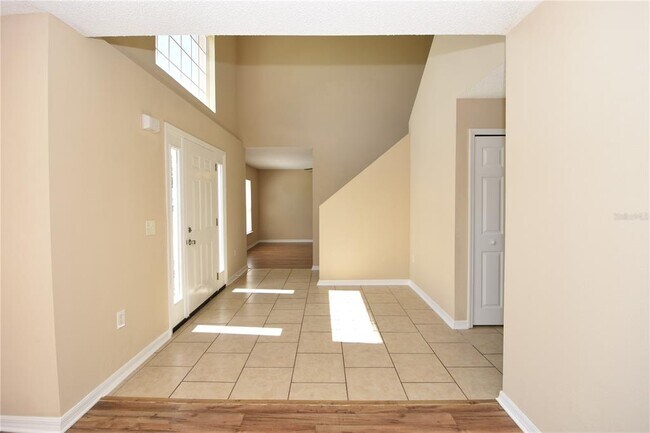 Building Photo - 27 Riverdale Ln