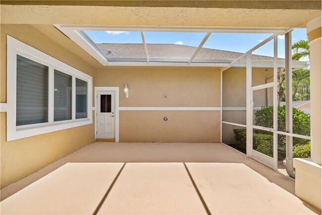 Building Photo - 7480 150th Ct N