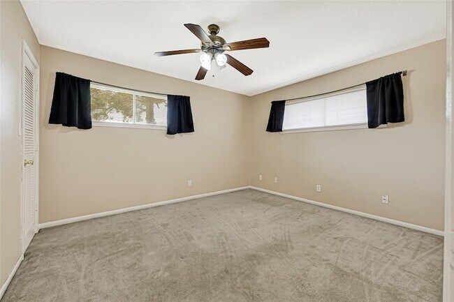 Building Photo - 3816 Newton Dr