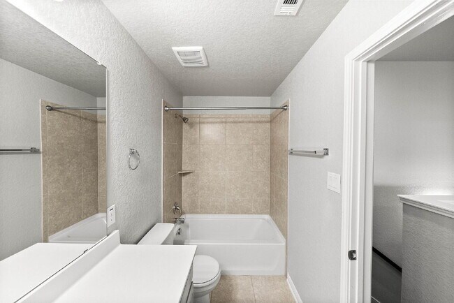 Building Photo - Beautifully Upgraded 3-Bedroom Home for Re...