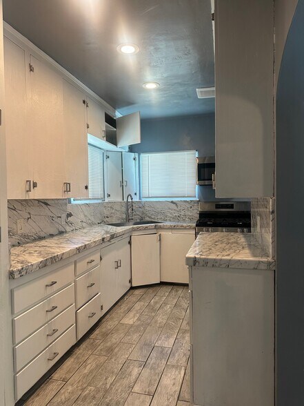Building Photo - 24675 Shepardson Dr