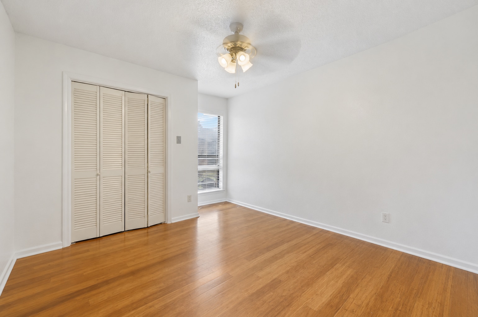 2nd bedroom - 1301 Memory Ln