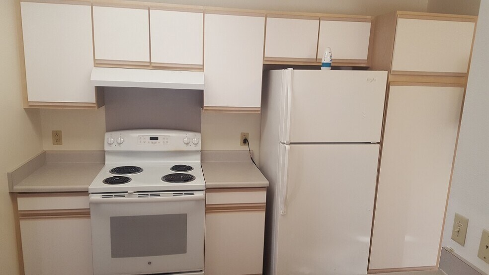 Full Kitchen - 95-1001 Kaapeha St