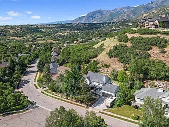 Building Photo - 10927 S Lostwood Dr