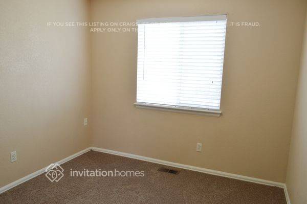 Building Photo - 12175 Elm Way