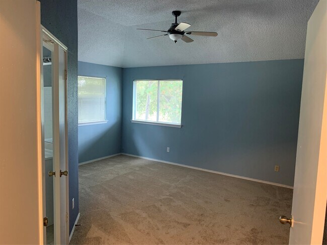 Building Photo - 1310 Carefree Dr