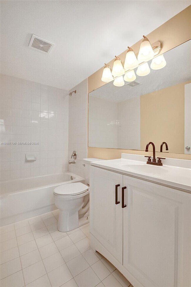 Building Photo - 7808 Sonoma Springs Cir