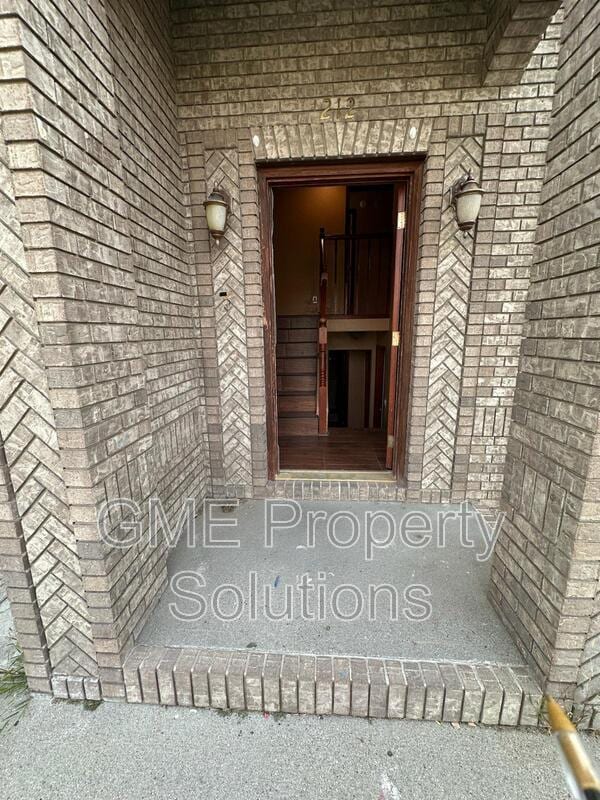 Building Photo - 212 S Potash Ave