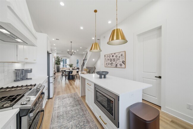 Building Photo - 1307 E 27th St