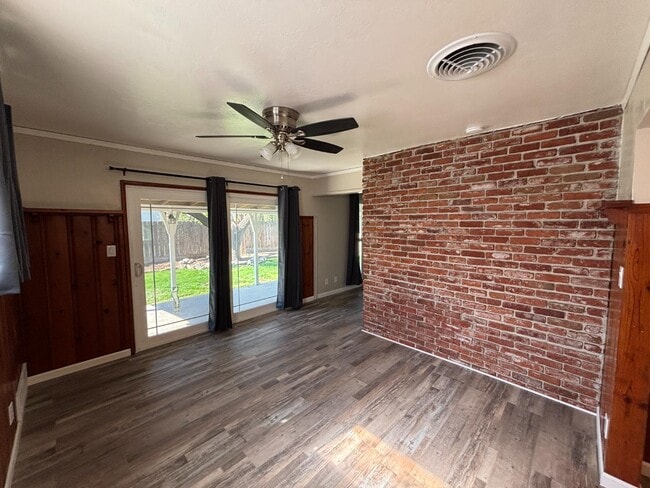 Building Photo - 1903 W Fountain Way