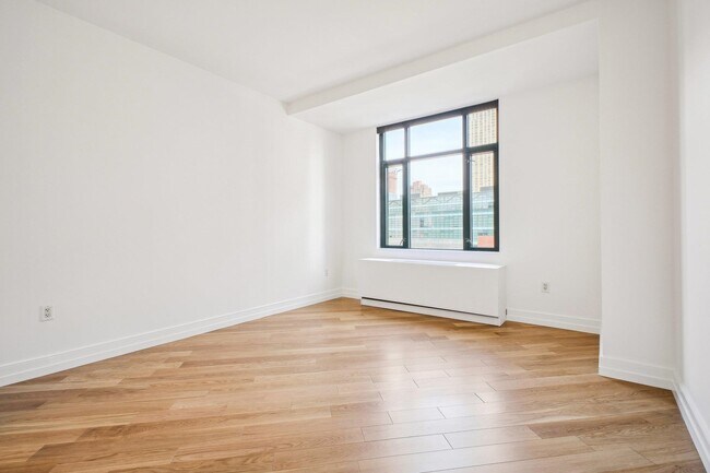 Building Photo - 105 Greene St